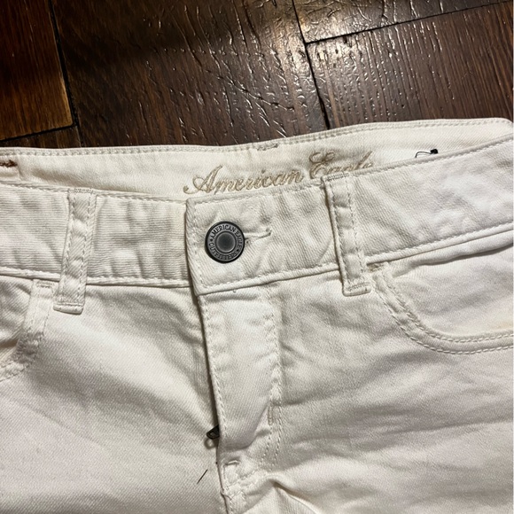 American Eagle White Shorts - Picture 4 of 4